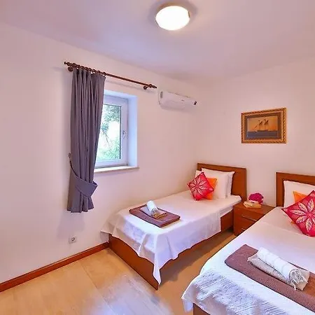 Nane Kaş